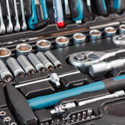 BHT5160 Σετ Εργαλεία 81τμχ CR-V σε Βαλίτσα BMC